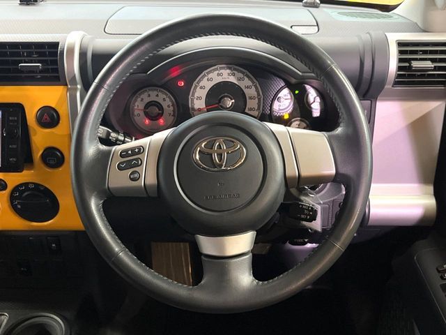 TOYOTA FJ CRUISER 4WD 2015