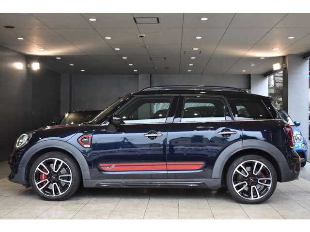 BMW MINI CROSSOVER 2020