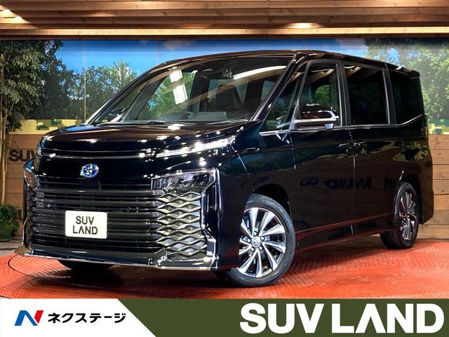 TOYOTA VOXY HYBRID 2023