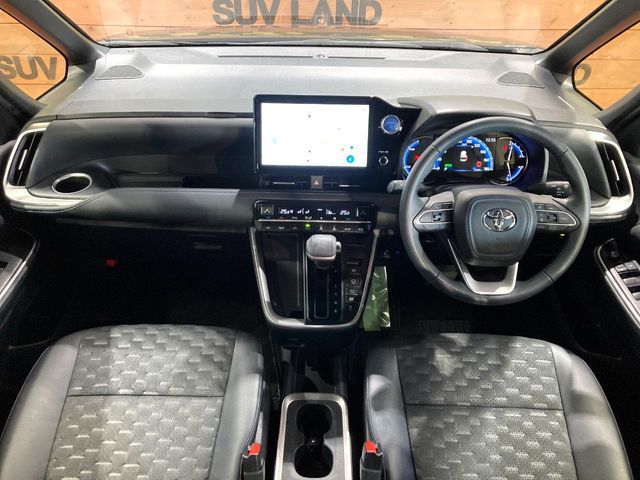 TOYOTA VOXY HYBRID 2023