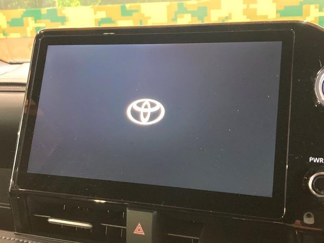 TOYOTA VOXY HYBRID 2023