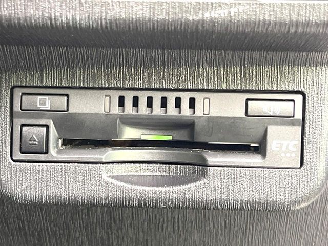 TOYOTA PRIUS Alpha 2018