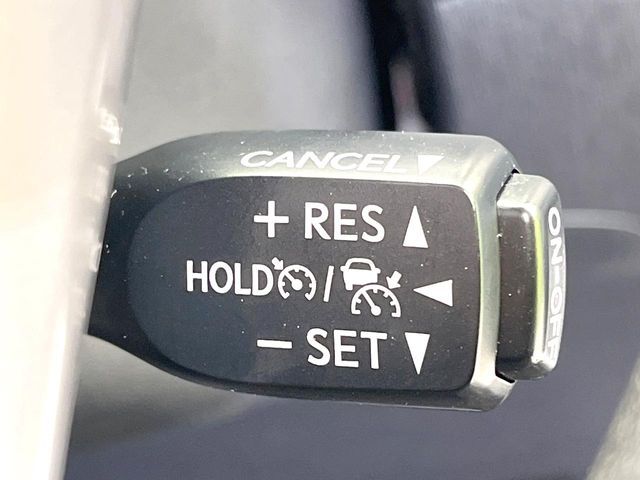 TOYOTA PRIUS Alpha 2018