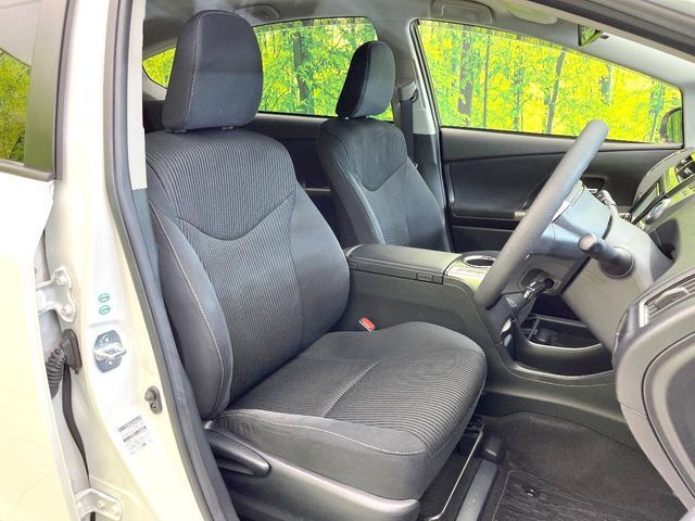 TOYOTA PRIUS Alpha 2018