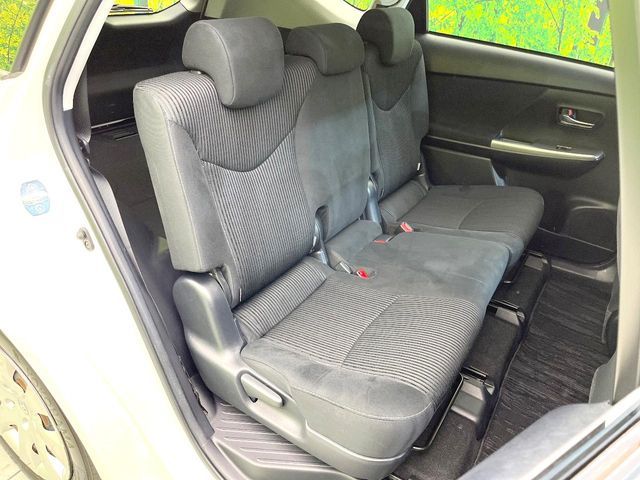 TOYOTA PRIUS Alpha 2018