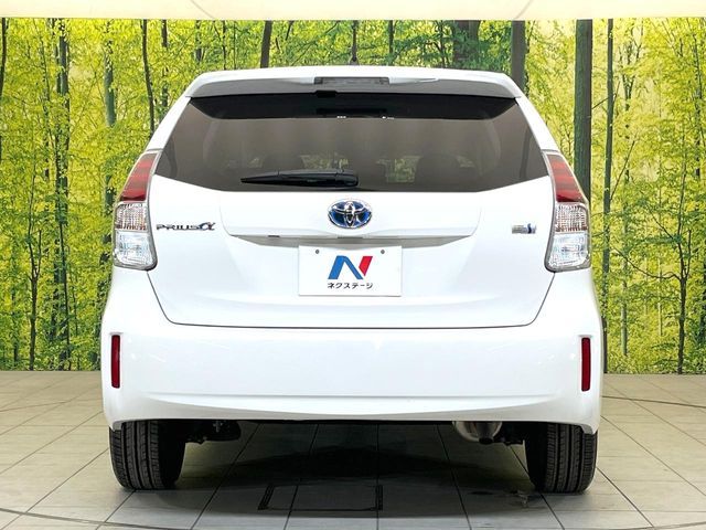 TOYOTA PRIUS Alpha 2018