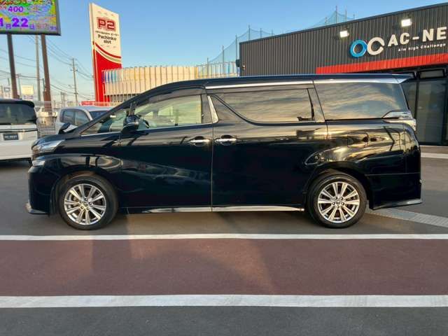 TOYOTA VELLFIRE 2017
