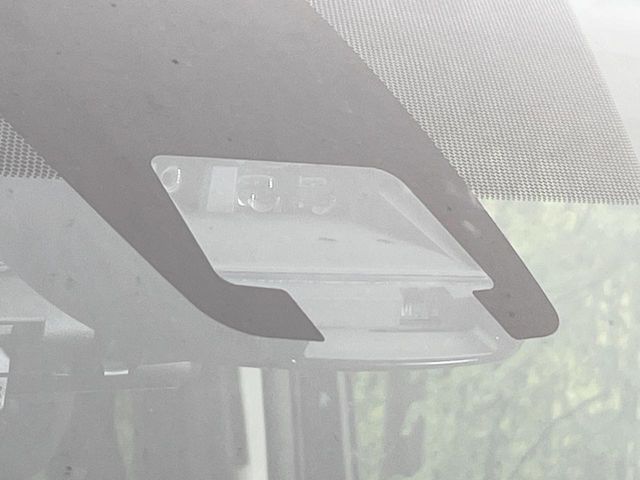 TOYOTA NOAH HYBRID 2016