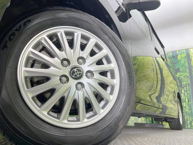 TOYOTA NOAH HYBRID 2016