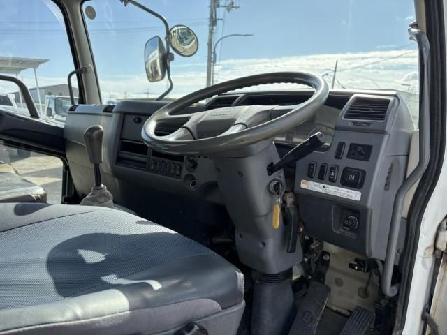 MITSUBISHI FUSOU FIGHTER 2011