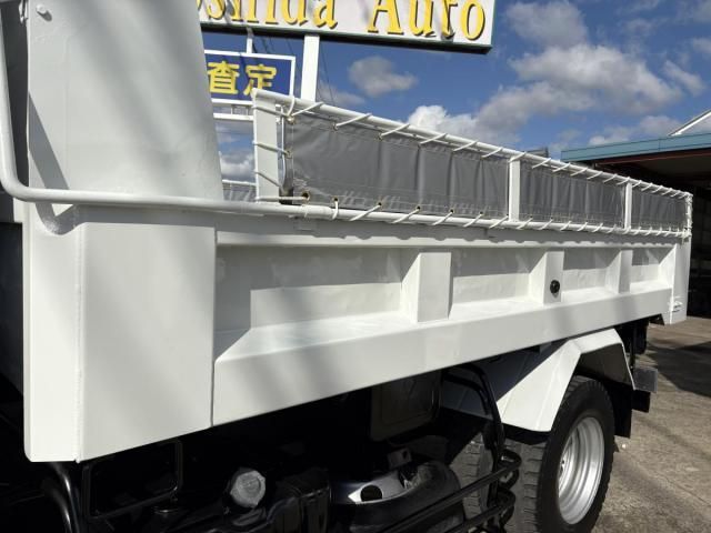 MITSUBISHI FUSOU FIGHTER 2011