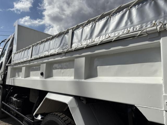 MITSUBISHI FUSOU FIGHTER 2011