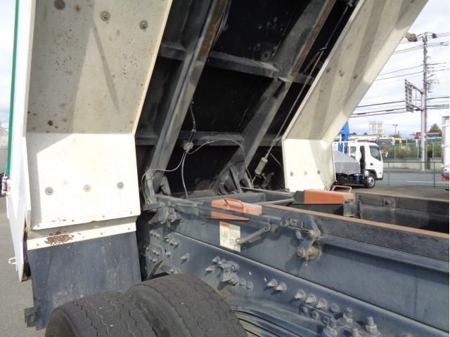 NISSAN DIESEL Quon 2021