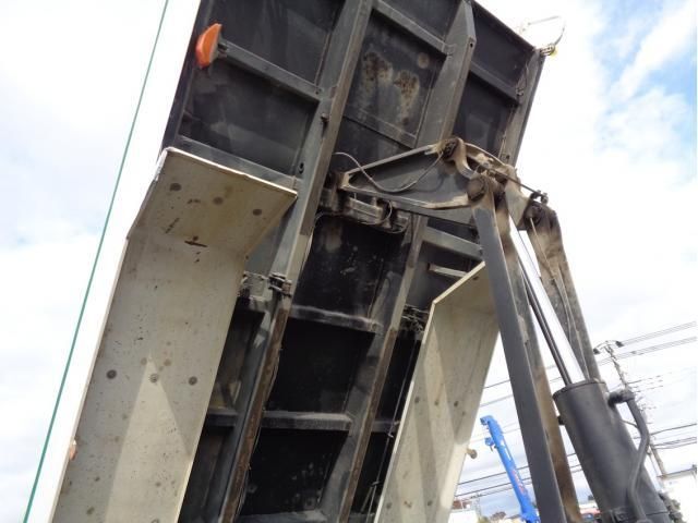 NISSAN DIESEL Quon 2021