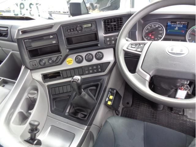 NISSAN DIESEL Quon 2021