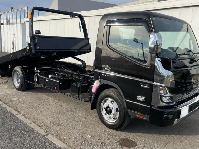 MITSUBISHI CANTER 2025