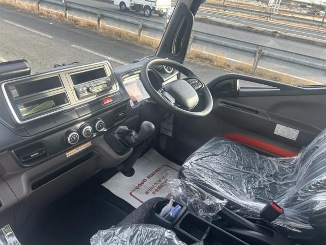 MITSUBISHI CANTER 2025