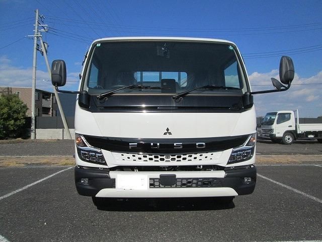 MITSUBISHI CANTER 2025