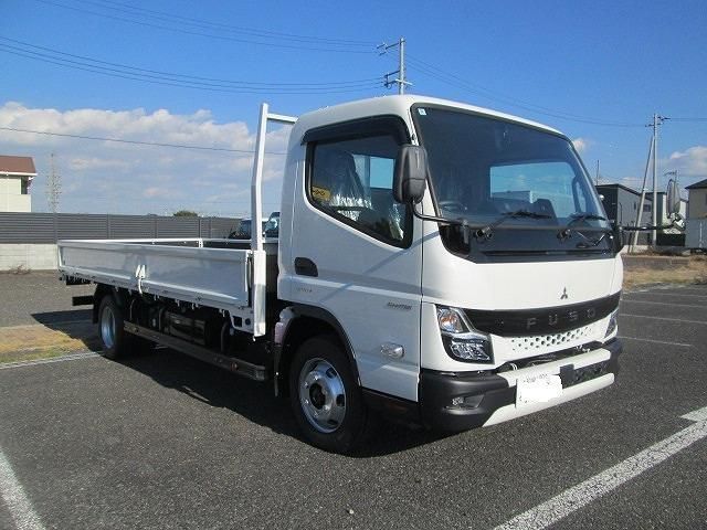 MITSUBISHI CANTER 2025