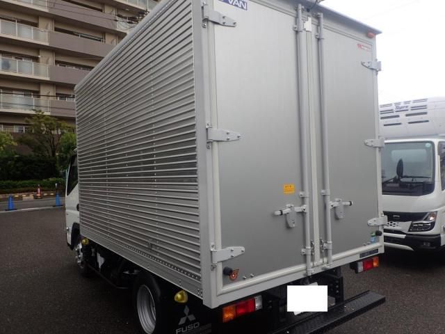 MITSUBISHI CANTER 2024