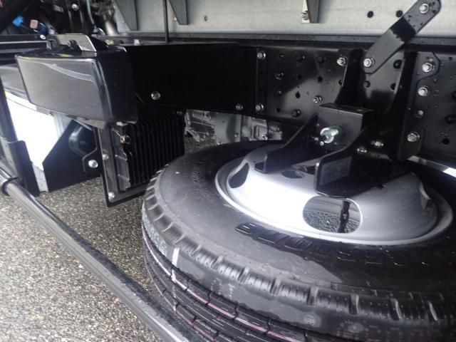 MITSUBISHI CANTER 2024