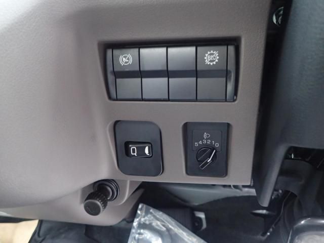 MITSUBISHI CANTER 2024