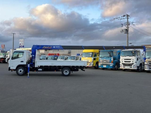 MITSUBISHI CANTER 2025