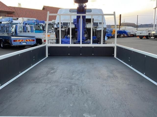 MITSUBISHI CANTER 2025