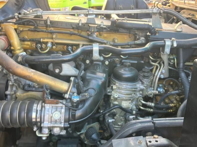 MITSUBISHI FUSOU SUPER GREAT 2016