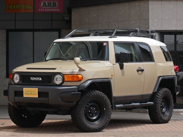 TOYOTA FJ CRUISER 4WD 2012