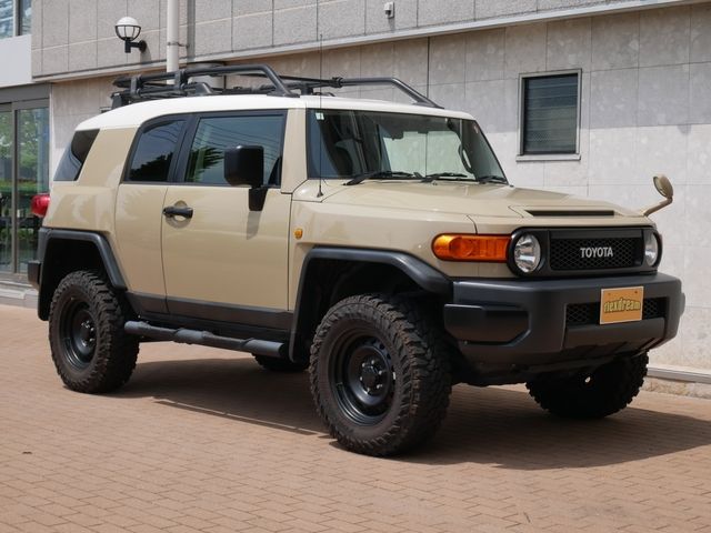 TOYOTA FJ CRUISER 4WD 2012