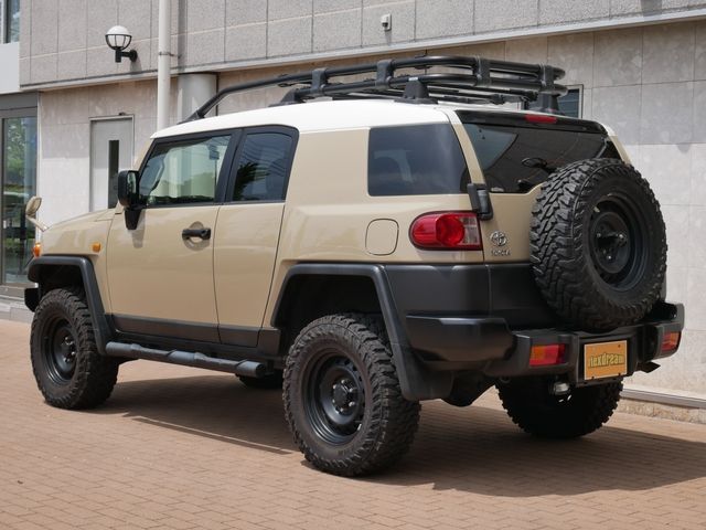 TOYOTA FJ CRUISER 4WD 2012