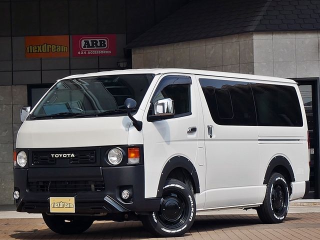 TOYOTA HIACE van 4WD 2022