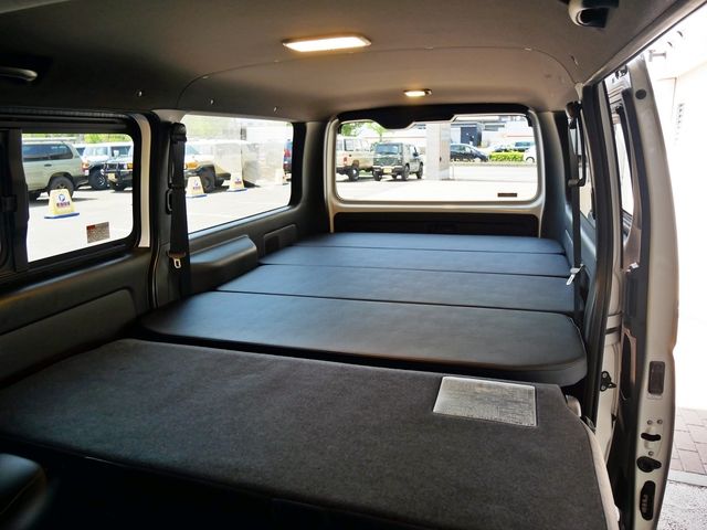 TOYOTA HIACE van 4WD 2022