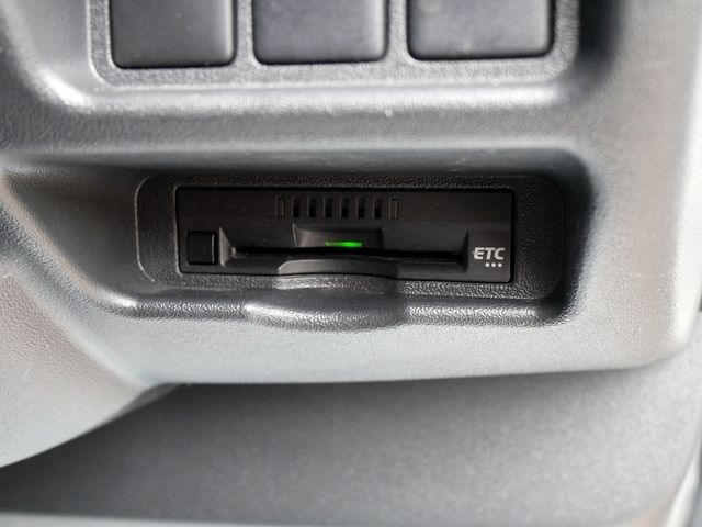 TOYOTA HIACE van 4WD 2022