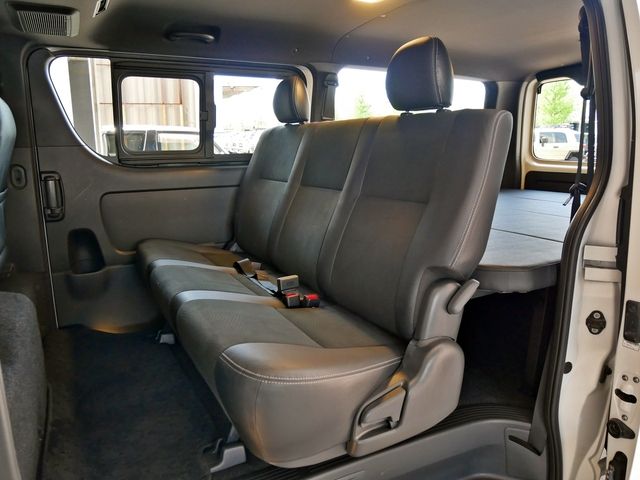 TOYOTA HIACE van 4WD 2022