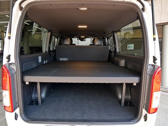 TOYOTA HIACE van 4WD 2022