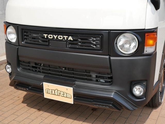 TOYOTA HIACE van 4WD 2022