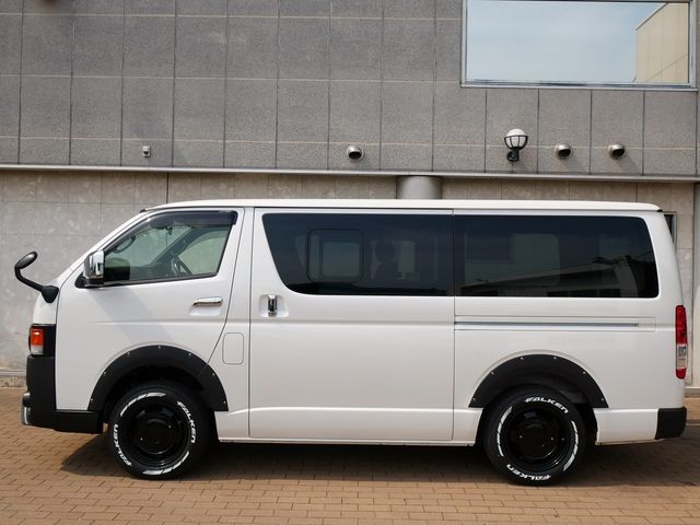 TOYOTA HIACE van 4WD 2022