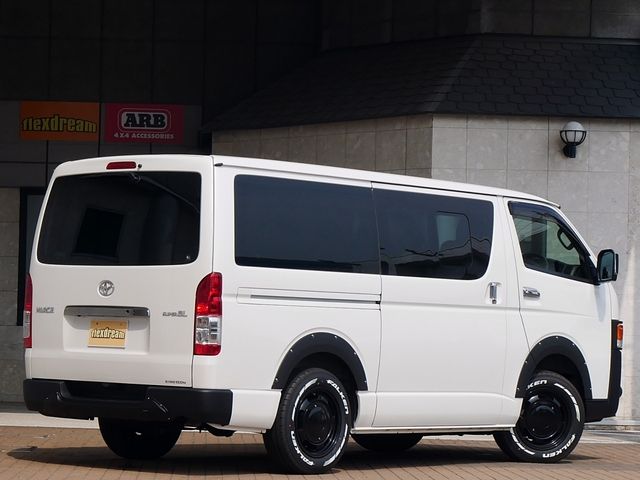 TOYOTA HIACE van 4WD 2022