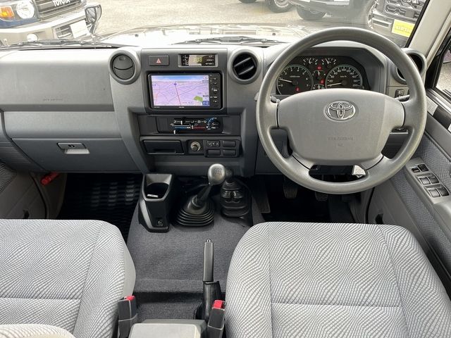 TOYOTA LANDCRUISER PICKUP 2015