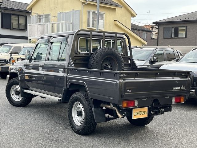 TOYOTA LANDCRUISER PICKUP 2015
