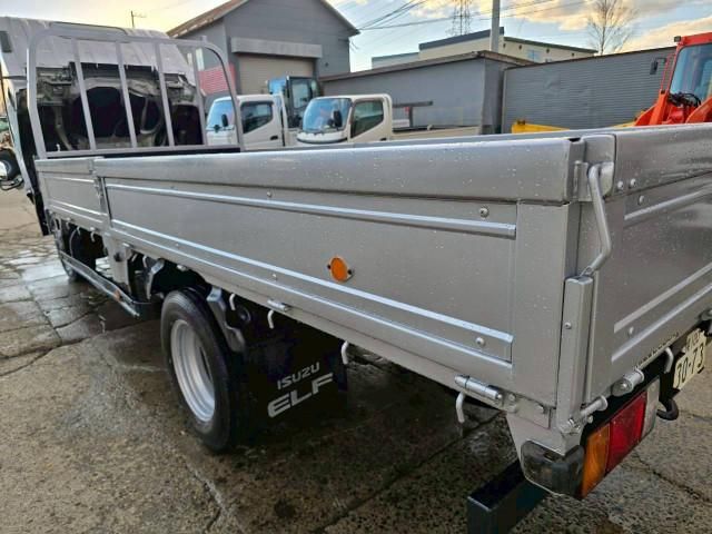 ISUZU ELF 2012