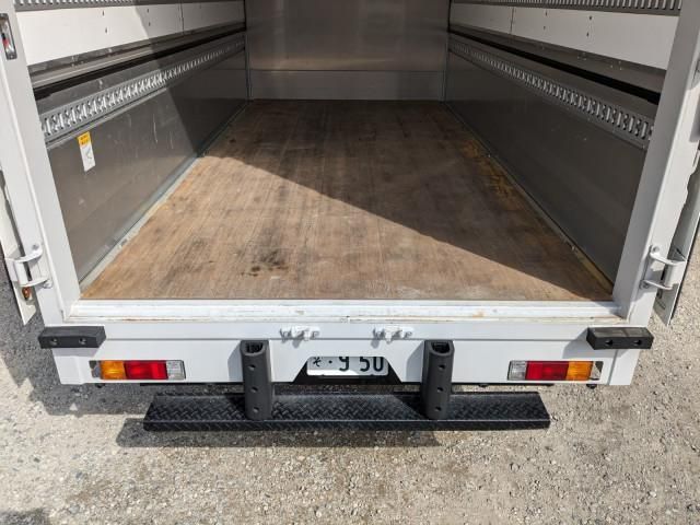 MITSUBISHI CANTER 2023