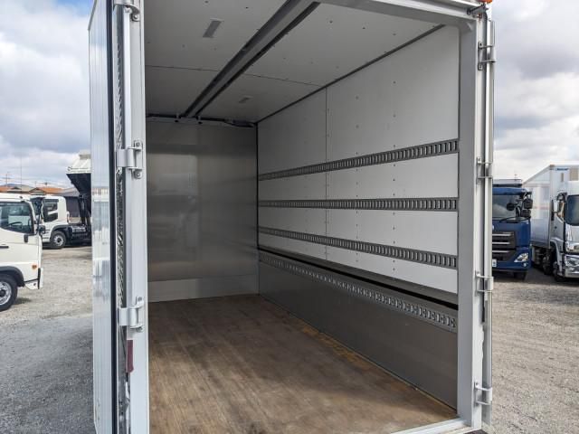 MITSUBISHI CANTER 2023