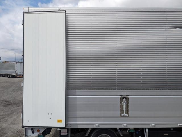 MITSUBISHI CANTER 2023