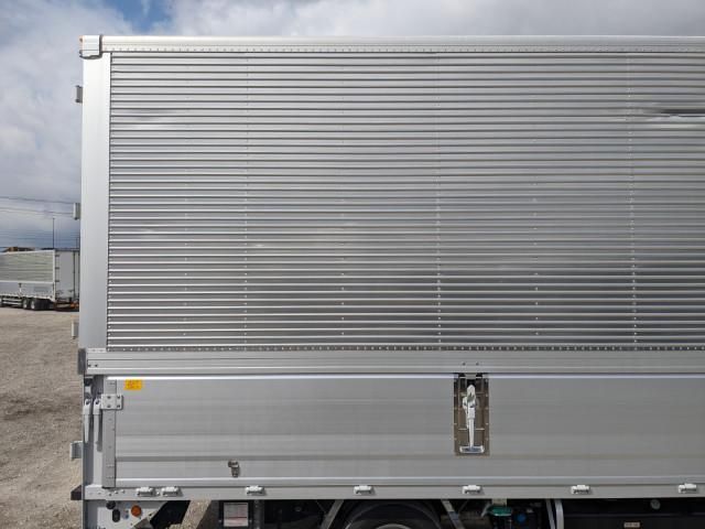 MITSUBISHI CANTER 2023