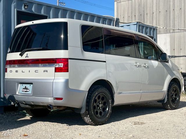 MITSUBISHI DELICA D:5 2WD 2010