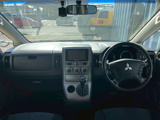 MITSUBISHI DELICA D:5 2WD 2010