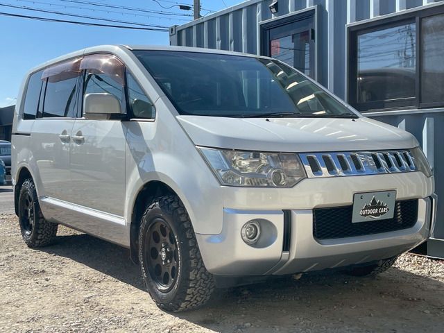 MITSUBISHI DELICA D:5 2WD 2010